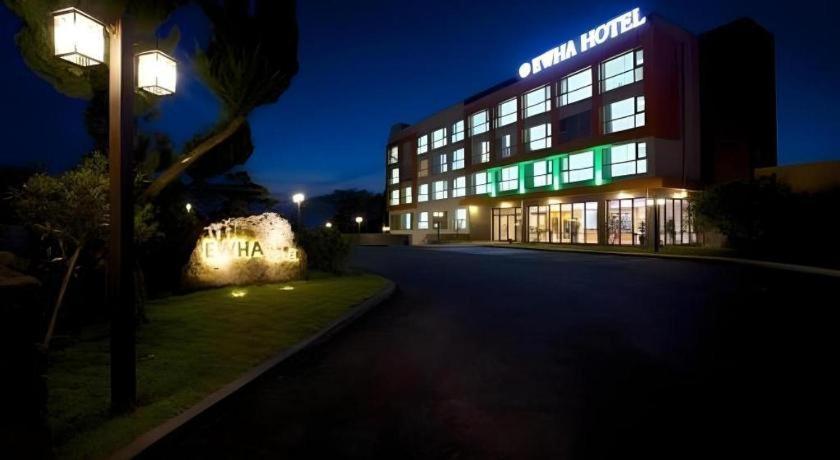 Ewha Hotel Чеджу Екстериор снимка