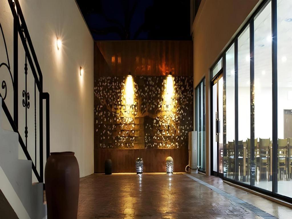 Ewha Hotel Чеджу Екстериор снимка