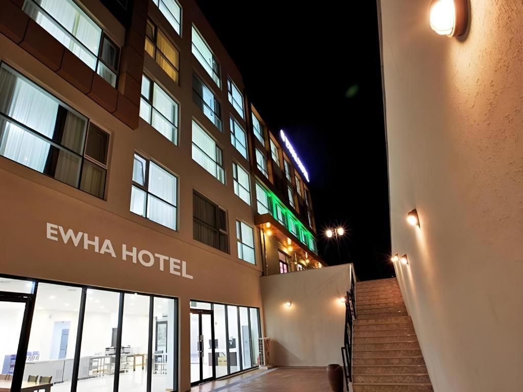 Ewha Hotel Чеджу Екстериор снимка